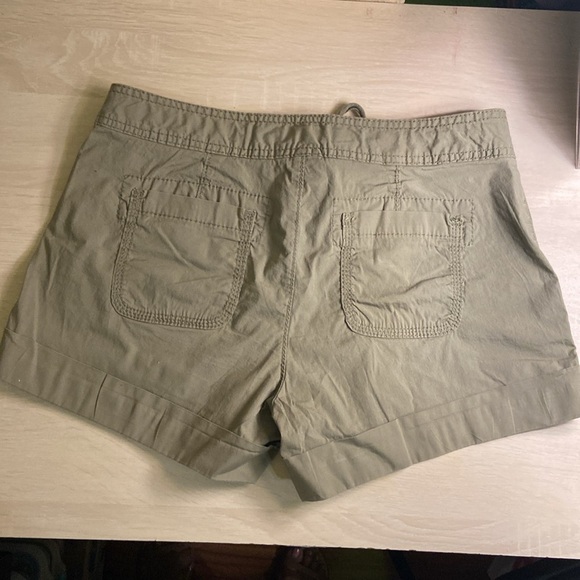 Old Navy Shorts - Picture 4 of 5